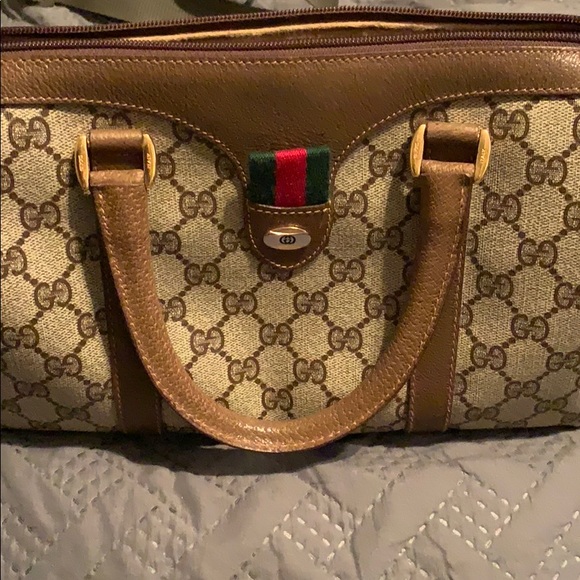 Gucci Handbags - Gucci purse